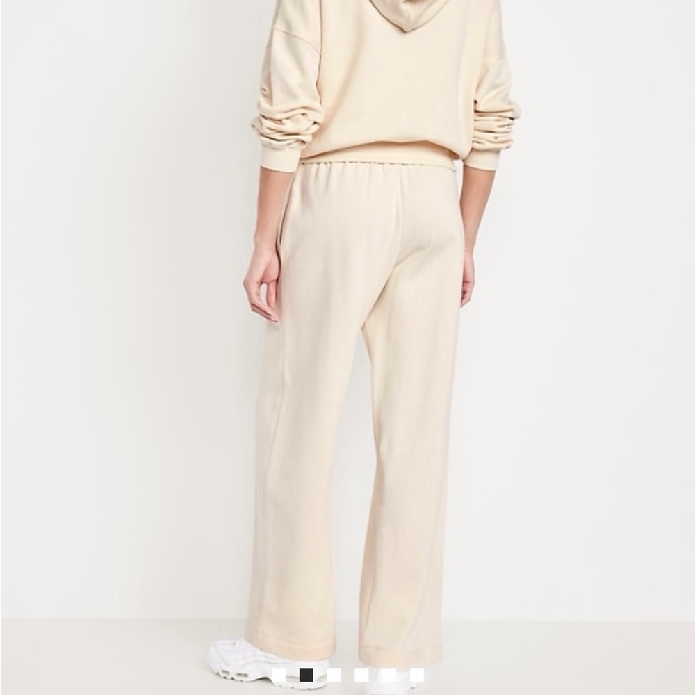 Old Navy High Waisted So Comfy Wide-Leg Sweatpants - Picture 2 of 7
